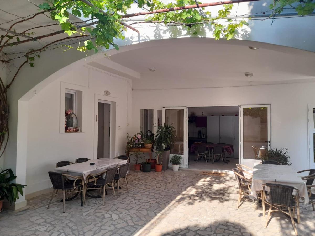 Rooms & Apartments Kaurloto Pag Town Exterior photo