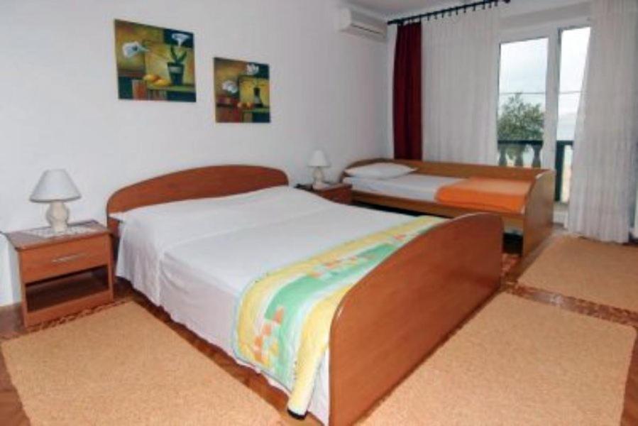 Rooms & Apartments Kaurloto Pag Town Exterior photo